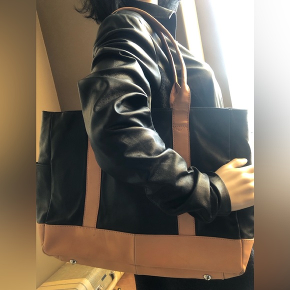 Danier Leather Black and Camel Purse - Picture 2 of 10